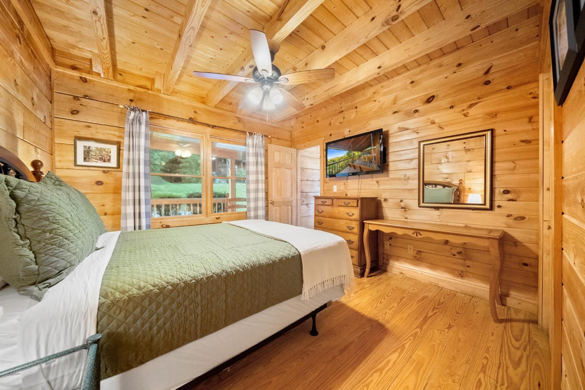 Baloo'S Bungalow Gatlinburg Exterior photo